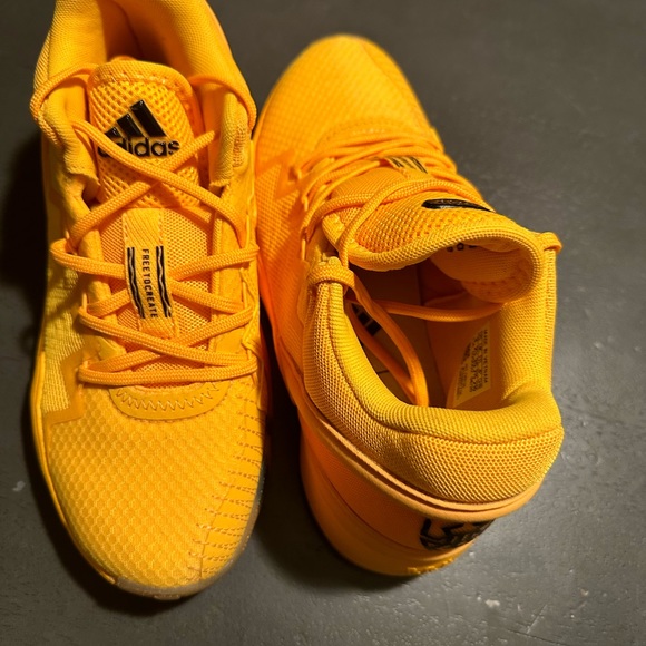 D.O.L issue #2 adidas basketball shoes - Picture 2 of 5